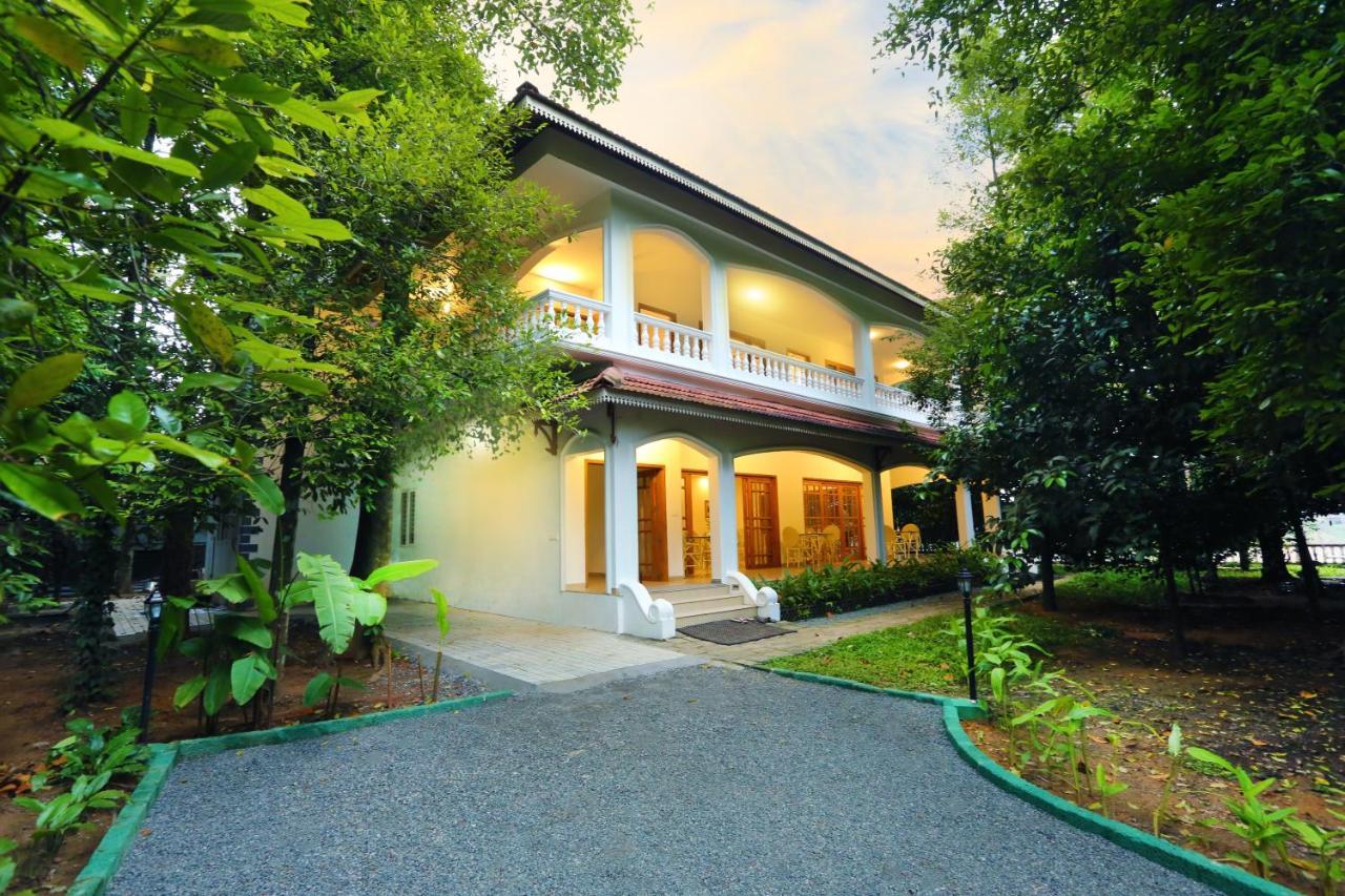 Once Upon The River, Aluva - Near Cochin International Airport Kochi Exterior photo